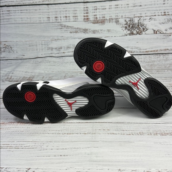 Jordan Boy’s AIR JORDAN XIV BLACK TOE - Picture 9 of 9